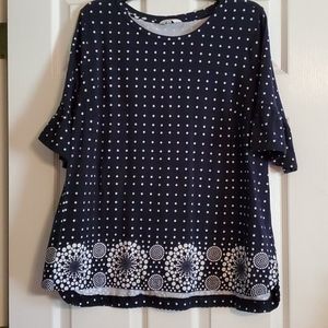 Nwt bell sleeve crown and ivy top